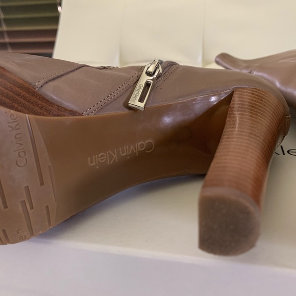 Calvin Klein Brenna Calf - Picture 5 of 5